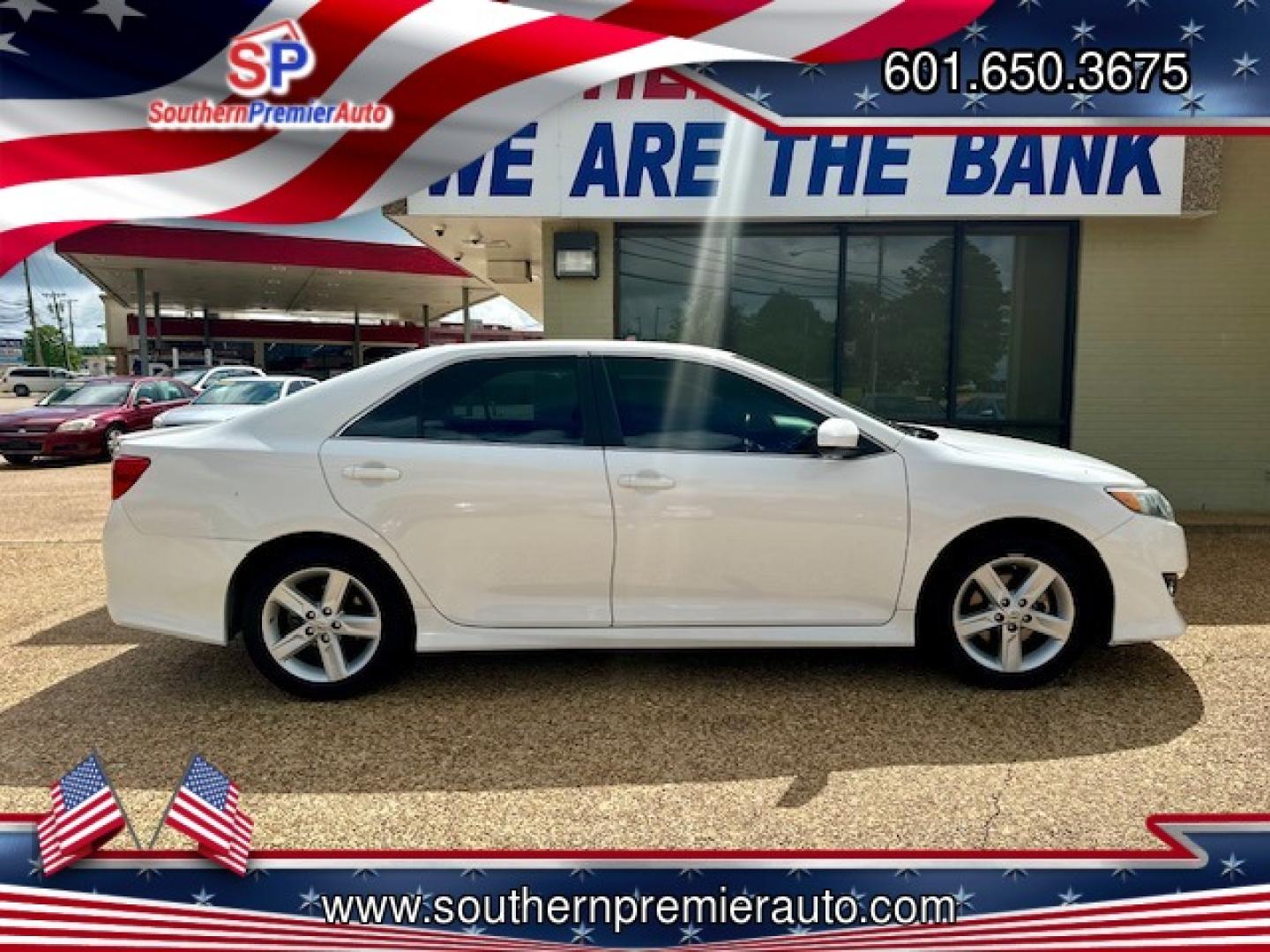 2013 WHITE TOYOTA CAMRY SE; LE; XLE (4T1BF1FKXDU) , located at 922 W. Beacon St., Philadelphia, MS, 39350, (601) 650-3675, 32.770447, -89.127151 - Photo#6